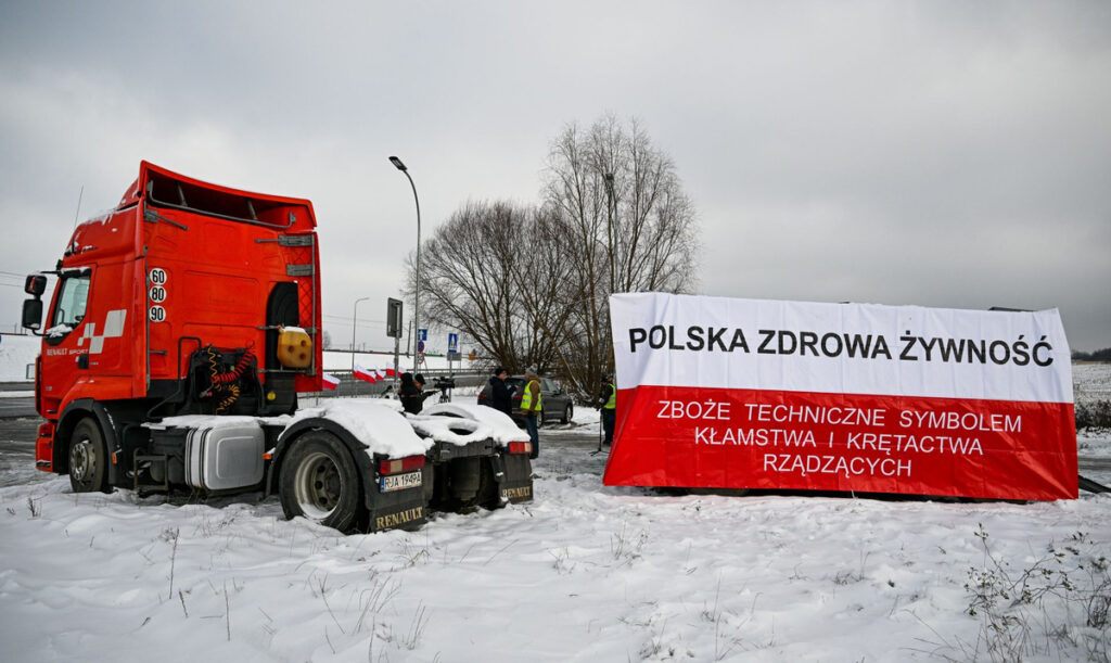 Polish truck drivers protest, my money force, Polish farmers protest 